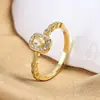 Chegada Nova Luxo Leve Galvanizado Ouro 18K Micro-incrustado Renda Dourada Anel Retrô Anel de Dedo Versátil para Mulheres Moda OL Dedo Espelho Cruzado