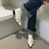 Botas Curtas de Salto Grosso com Fivela de Cinto Apontada Outono e Inverno 2024 Femininas Estilo Europeu e Americano Salto Alto Zíper Traseiro Couro Macio Visual Slim Botas Curtas