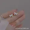Brincos de pérola com laço branco super fada mini brincos pequenos para mulheres brincos ins retrô de luxo leve para mulheres