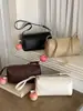 Shuai Mijia 2026 Otoño Temprano Nueva Moda Bolso Cilindro Boston, Bolso de Hombro Cruzado Único, Bolso Sencillo Diario Tipo Almohada