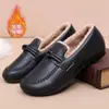 Novos Sapatos de Algodão Espessos de Estilo Inverno com Adição de Lã, Antiderrapantes e Quentes, de Calçar Fácil para Meia-Idade e Idosos, Modernos e Versáteis, Sapatos de Algodão Macios para Mães