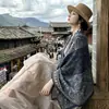 Pañuelo grande de algodón y lino azul marino con estampado paisley estilo vacacional, adecuado para fotografía de viajes en pueblos antiguos de Yunnan, para combinar con un vestido como chal protector solar