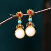 Pendientes de botón vintage Elyuan dorados antiguos esmaltados Ping An Fu Lu calabaza incrustados imitación jade blanco pino verde corte