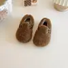 Zapatos peludos para niñas, nuevos estilos de otoño/invierno, zapatos estilo Birkenstock para niños, cálidos y cómodos, zapatos casuales de algodón para niños y niñas, zapatos de algodón con forro de felpa