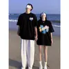 Conjuntos de Algodón Puro Peinado Ajustados con Temática de Amor para Parejas, Ropa de Verano para Hombre y Mujer, Serie Azul de Manga Corta Nuevo Diseño Nicho Estilo Hong Kong Camiseta