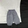 Calça Lanterna Xadrez Infantil de Outono Novo Estilo para Bebês e Crianças Pequenas Cintura Elástica Versátil Barra com Elástico Calça Cenoura Roupas de Outono para Bebê Calça Longa