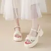 Sandalias de Perlas Estilo Francés con Suela Gruesa y Falda, Nuevo Estilo Verano 2026, Casual, Versátil, Modernas, Calzado Romano para Playa al Aire Libre