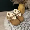 Zapatos tipo Birkenstock con forro de felpa para mujer, nueva colección de invierno 2026 de moda, engrosados y cálidos, botas de nieve mullidas, zapatos de algodón