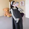 Novo Vestido de Maternidade Outono/Inverno 2026 Estilo Coreano Bolinhas Colete Vestido Longo + Parte Inferior de Renda Conjunto de Maternidade