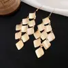Brincos Redondos Estilo Europeu e Americano Agulha de Prata, Modernos e Elegantes para o Dia a Dia, Brincos de Tarraxa Exquisitos com um Toque de Luxo Leve e Sofisticado, Acessórios de Orelha Femininos Simples e Versáteis