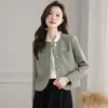 2026 Otoño Temprano Nuevo Estilo Chaqueta Corta de Tweed Tejido Estilo Coco Chanel para Mujer Cuello Redondo Hombro Normal Corte Ajustado Chaqueta de Traje