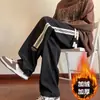 Marca de Moda Primavera e Outono Calças Casuais Listradas Masculinas Outono e Inverno com Forro de Lã Calças Retas Estilo Hong Kong Juventude Artística Calças Esportivas Largas