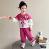 Conjunto de Moletom de Sereia para Meninas Primavera 2026 Novo Estiloso Tendência Infantil Roupa de Primavera Calça de Moletom Casual Conjunto de Duas Peças