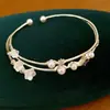 Pulsera Abierta de Doble Capa Flor Estrella Ráfaga de Zirconia Perla Chapada en Oro Real de 14K Pulsera Personalizada Joyería de Mano de Nicho de Lujo Ligero