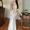 Vestido Camisola de Retalhos em Renda com Decote Quadrado Tie-Dye, Modelagem Justa, Estilo Verão Feminino, Cintura Marcada, Aderente ao Corpo, Cauda de Peixe Longo