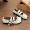 Zapatos Mary Jane para mujer, punta redonda, nuevos zapatos de un solo color estilo coreano francés con lazo poco profundo, plateados, primavera/verano 2026, nuevo estilo chino