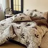Juego de Cama de Terciopelo Leche para Conejos Madre y Cría Clase A Estilo Manta de Cama Cuatro Piezas Myllard Alto Gramaje Engrosado Cálido de Invierno Juego de Cuatro Piezas