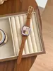 Fivela de Relógio Ursinho Padrão Lichia Pulseira de Couro Adequada para Apple Watch iWatch 12ª Geração 11/10