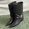 Zapatos de mujer europeos 26 otoño/invierno simples y elegantes plisados piel de becerro suave punta fina sin cordones de piel con aumento de altura botines