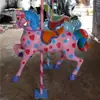 Escultura de Caballo de Fibra de Vidrio de Grado Artístico Hecha a Medida en Estilos Abstractos y Realistas para Expresión Creativa en Paisajes de Jardín