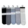 Meias Femininas Primavera e Verão Novo Estilo Coreano Ins Color Block de Malha Fina Brancas Respiráveis Absorventes de Suor com Coração Meia de Cano Médio para Mulheres