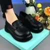 Mocasines de mujer de suela blanda, versátiles zapatos de cuero slip-on estilo británico nuevos 2026, zapatos de vestir individuales de plataforma antideslizante de suela gruesa para mujer