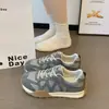 2026 Tênis Casuais Esportivos Malha Tendência Versátil Estudante Mulher Bloco de Cores Sapatos de Treino Alemães Para Ir ao Trabalho Retrô Tênis de Skate Novo Respirável