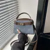 Bolsa Quadrada Pequena de Mão com Design de Nicho Feminina Outono 2026 Nova Versátil Color Block Luxo Leve Estilosa de Ombro Único Transversal