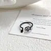 Anillo Abierto de Gato con Goteo de Aceite Negro de Pistola de Dibujos Animados para Mujer, Diseño Dulce y Genial, Estilo Oscuro de Moda, Anillo para Dedo Índice con Colgante de Pez Pequeño