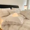 Juego de Cuatro Piezas de Imitación de Pelo de Conejo, Nuevo Juego de Cuatro Piezas de Coral Fleece de Doble Cara y Terciopelo de Leche para Otoño e Invierno