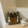 Bolsa de Mão Casual de Grande Capacidade Feminina 2026 Nova Elegante de Veludo para Estudo de Estudante Bolsa Tote Versátil de Ombro Único