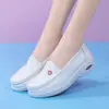 Zapatos de enfermera para mujer, nuevo modelo de otoño, con amortiguación de aire, cómodos y no fatigantes, suela suave, transpirables, antideslizantes, zapatos de trabajo médicos blancos, en stock