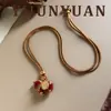 Nova Moda Original Estilo Versátil Micro-Incustado Zircônia Pequeno Cavalo Moeda Colar, Luxo Leve Nicho Alto Padrão Colar para Mulheres