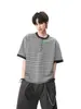 Camiseta de Manga Corta con Cuello Redondo y Bloques de Color Rayados Estilo Americano para Hombre, Estilo Perezoso Vintage de Verano, Corte Holgado, Top con Cuello Henley
