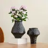 Jarrón Moderno Minimalista de Cerámica Negra con Diseño Único para Decoración en Entrada y Sala de Estar, Adorno para Arreglos Florales