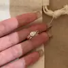 Anillo de Herradura Inspirado en el Diseño para Mujer, Anillo de Diamantes de Estilo Nicho, Anillo Minimalista de Lujo Fresco y Brillante con Forma de Gota de Agua