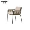 Mesa e Cadeiras de Lazer para Varanda Woden Designer Cadeira de Rattan Nórdico Pátio Externo Café ao Ar Livre Cadeira de Jantar Trançada Arte em Rattan