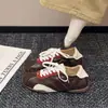 Zapatillas de ballet con estampado de leopardo para mujer, zapatos casuales que aumentan la altura, zapatillas retro retro para el otoño de 2026