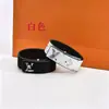 Pulsera de Lujo Ligero Marca V de 26 Luces, Artículo Popular de Venta Transfronteriza, Joyería Versátil Elegante de Moda para Mujer con Diseño Único