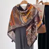Novo Lenço Grande de Veludo Outono e Inverno Borda Enrolada à Mão Xale Grande Padrão Espinha de Peixe Lenço de Seda Estilo Europeu e Americano Lenço de Pescoço Estampado