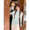 Camisa base de tricô canelada de manga longa com gola alta para mulheres, novo estilo outono e inverno 2025, suéter base macio versátil