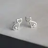 Brincos pequenos de prata 925 esterlina estilo coreano, fofos e únicos para mulheres, simples e criativos, com um design estiloso e versátil, perfeitos para estudantes