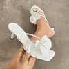 Sandálias de Moda Transfronteiriças, Salto Agulha com Cadarço Floral e Bico Redondo, Sapatos Femininos de Exportação, Saltos Altos de Passarela, Sapato Sandália
