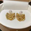 Brincos de Flor Plissada com Zircônia e Pérola Agulha de Prata, Design de Moda Personalizado, Brincos de Nicho, Brincos de Luxo Leve e de Alta Qualidade