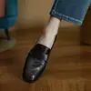 Sapatos Mocassins de Couro de Vaca Camada Superior Femininos Pequenos Sapatos de Couro Outono Novo Vintage Bico Quadrado Laço Cano Baixo Calçam Bem Salto Médio Sapatos de Camada Única para Mulheres