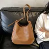 Bolsa Tecida Grande Capacidade Estilo Retrô para Mulheres 2026 Nova Bolsa de Ombro Transversal para Trabalho Casual Bolsa Tote Estilo Relaxado