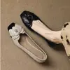 Sapatos Novos Femininos Estilo Camélia Francês Estilo Pequena Fragrância 2026 Primavera Bico Quadrado Color Blocking Versátil Para o Trabalho Sapatos de Couro Boca Rasa Sapatos de Salto