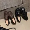Piel de Caballo Lavada al Agua Cuero Genuino Suela Gruesa Mocasines Camelia para Mujer Retro Punta Redonda Hebilla Pequeña Dorada Zapatos Pequeños de Cuero Tacón Grueso Zapatos de Suela Gruesa