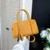 Bolso de mano de lujo de moda transfronterizo para mujer, nueva colección otoño 2026, bolso de hombro versátil de gran capacidad para el día a día