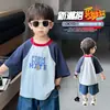 Camiseta de Manga Corta Raglán para Niños Verano 2026 Estilo Nuevo Camiseta Infantil de Bloques de Color de Media Manga Moderna Ropa de Verano para Bebé Camiseta